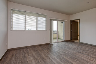 Green Hill Apartments in Lynnwood, WA - Foto de edificio - Interior Photo