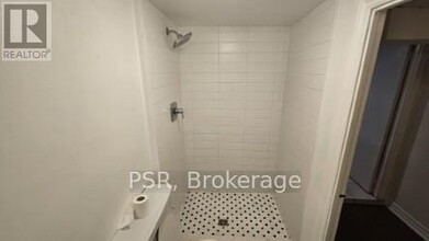 192 Gloucester Grove in Toronto, ON - Building Photo - Building Photo