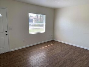 127 E Kentucky Ave in DeLand, FL - Building Photo - Building Photo