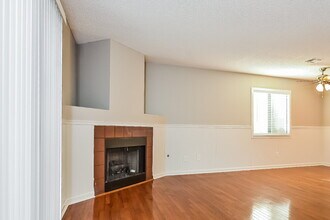 134 Wynntry Dr in Henderson, NV - Building Photo - Building Photo