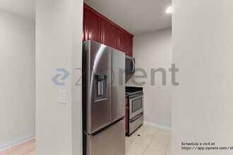 717 E Denny Way in Seattle, WA - Building Photo - Building Photo