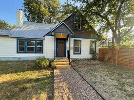 812 E 44th St in Austin, TX - Building Photo
