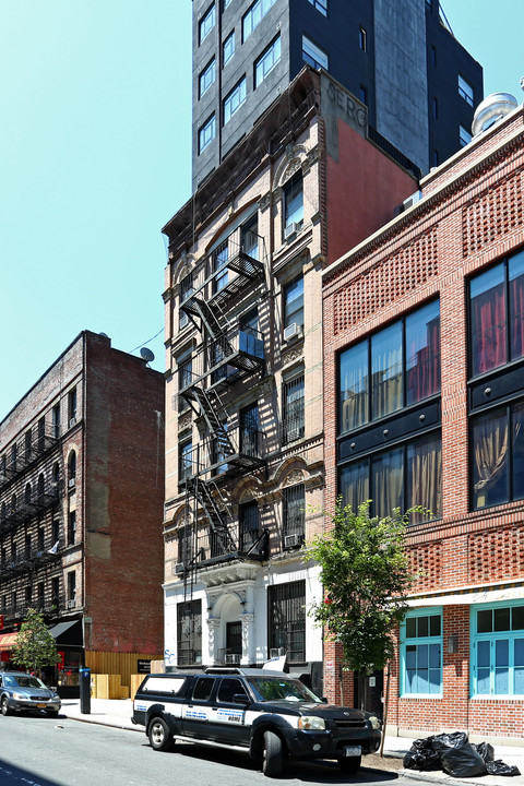 170 Allen St in New York, NY - Foto de edificio