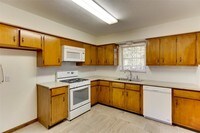 8326 Bob White Dr photo'