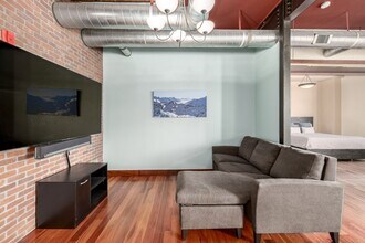 210 W Magnolia St in Fort Collins, CO - Building Photo - Building Photo