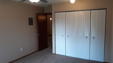 362 Elton Hills Dr NW, Unit 27 in Rochester, MN - Building Photo - Building Photo
