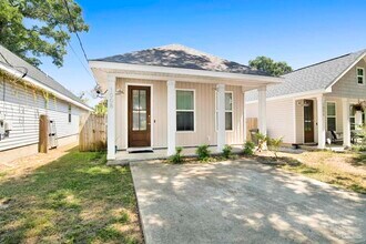 1008 N D St in Pensacola, FL - Building Photo - Building Photo