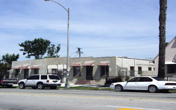 1626 Pacific Ave in Long Beach, CA - Foto de edificio - Building Photo