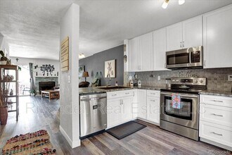 10537 W Maplewood Dr in Littleton, CO - Building Photo - Building Photo