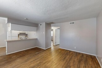 209 Hanosh Ct SE in Albuquerque, NM - Foto de edificio - Interior Photo