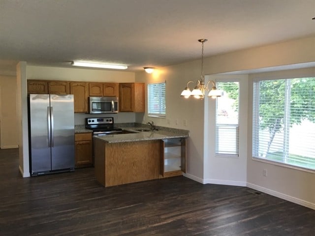 2552 W 1500 N in Clinton, UT - Foto de edificio - Building Photo