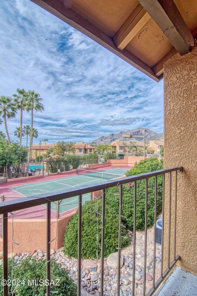property at 6651 N Campbell Ave