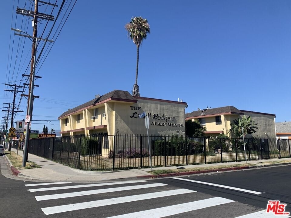 The Lazell Rodgers Apartments in Los Angeles, CA - Foto de edificio