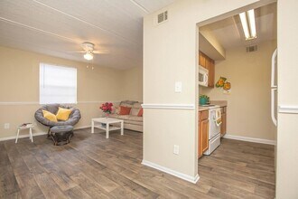 Riverview Apartments in Jacksonville, FL - Foto de edificio - Building Photo