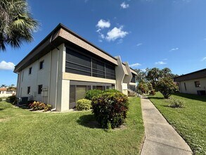 1697 Northampton St in Venice, FL - Building Photo - Building Photo