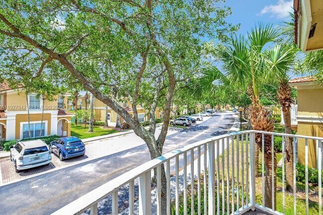 12832 SW 30th St in Miramar, FL - Building Photo - Building Photo