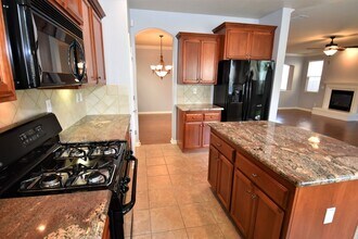 3303 Southerland Rd in West Sacramento, CA - Building Photo - Building Photo