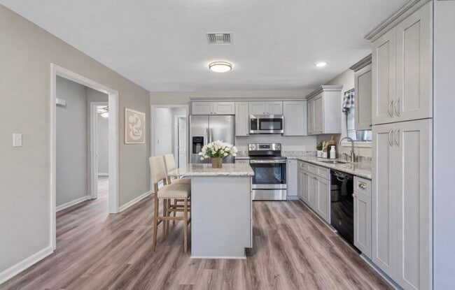 117 Center Cir, Unit 117