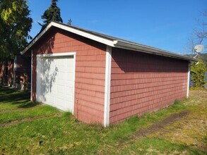 993 Fairmount Rd in Port Townsend, WA - Building Photo - Building Photo
