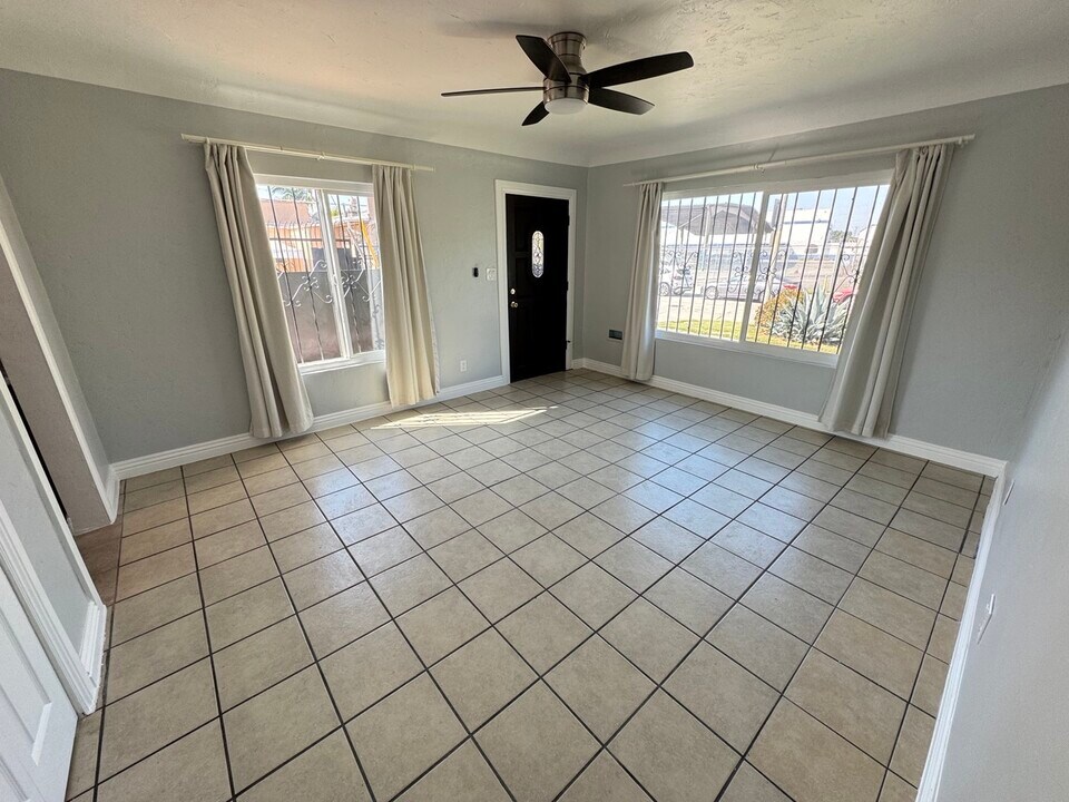 3014 S Cochran Ave in Los Angeles, CA - Building Photo