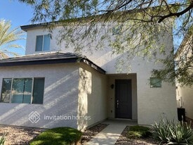 16440 S 10th St in Phoenix, AZ - Building Photo