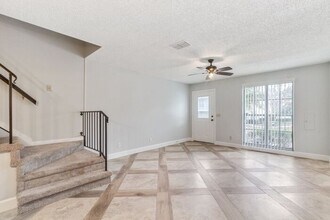 11314 Grandville Dr in Tampa, FL - Building Photo - Building Photo