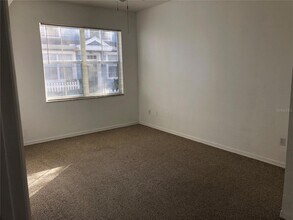 4004 Venetian Bay Dr in Kissimmee, FL - Building Photo - Building Photo