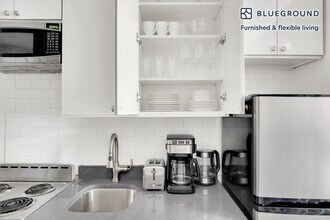 104 Forsyth St-Unit -FL3-ID870 in New York, NY - Building Photo - Building Photo