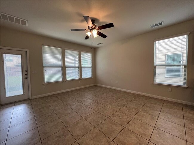 1325 Meadowsouth Ln in Austin, TX - Building Photo - Building Photo