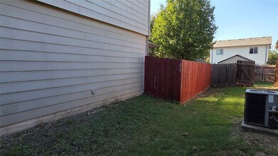 5605 Clyde Ln in Austin, TX - Building Photo - Building Photo