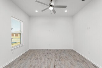 2328 Summit Rd in La Feria, TX - Foto de edificio - Building Photo