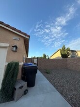 15659 Whispering Creek Way in Victorville, CA - Building Photo - Building Photo
