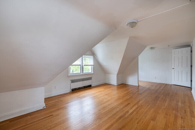 436 Sedgewick Ave-Unit -2nd floor in Stratford, CT - Building Photo - Building Photo