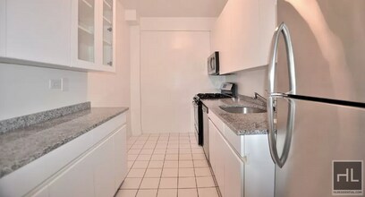 EAST 49 STREET in New York, NY - Building Photo - Building Photo