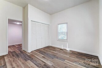 110 E 5th Ave in Gastonia, NC - Building Photo - Building Photo
