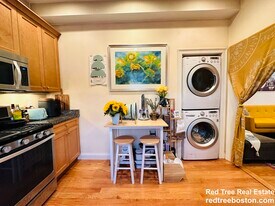 48 Carleton St in Newton, MA - Building Photo