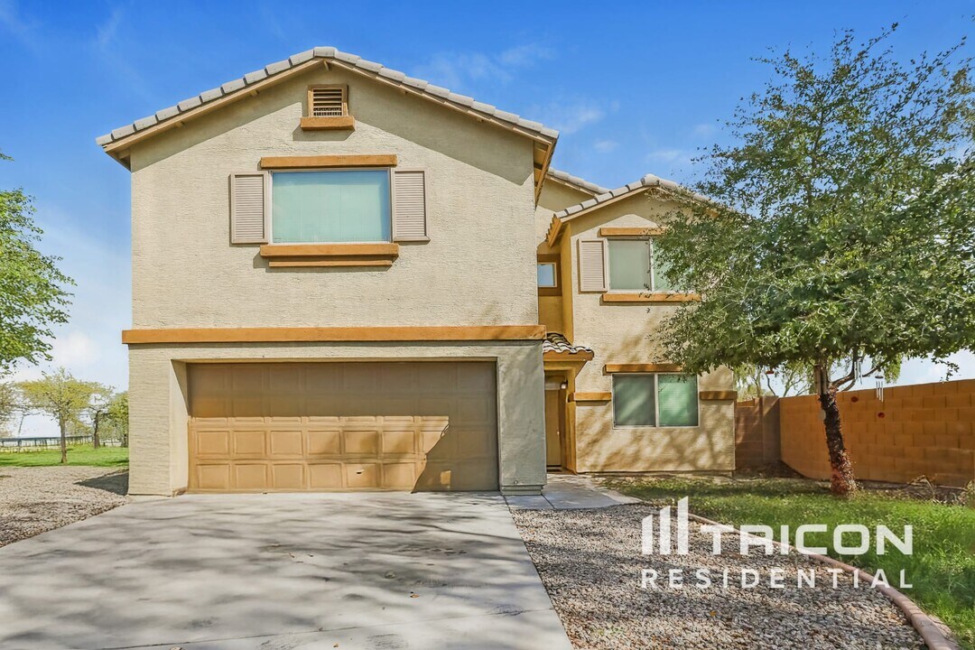 3513 S 89th Ave in Tolleson, AZ - Foto de edificio