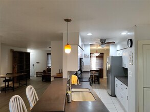 77 Cardinal Dr in North Fort Myers, FL - Building Photo - Building Photo