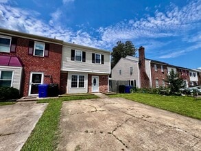 3318 Diana Lee Ct in Virginia Beach, VA - Foto de edificio - Building Photo