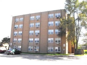 Parkview Apartments in Beloit, WI - Building Photo - Building Photo