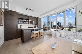 560 Rideau St in Ottawa, ON - Building Photo - Building Photo