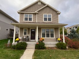 204 Sugar Maple Ln in Verona, WI - Building Photo