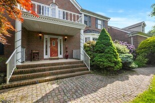 301 Berkley Ave in Montgomery, NJ - Building Photo