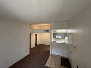 7885 W Flamingo Rd, Unit 2029 in Las Vegas, NV - Foto de edificio - Building Photo