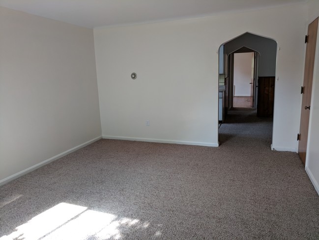 716 S Ft Thomas Ave, Unit 1 in Fort Thomas, KY - Foto de edificio - Building Photo