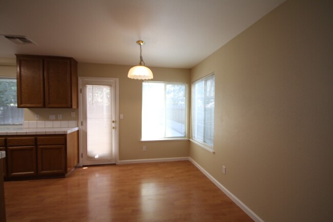 8727 Summer Pointe Dr in Elk Grove, CA - Building Photo - Building Photo