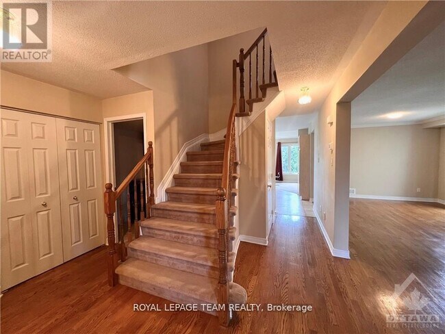 35 Rialto Way in Ottawa, ON - Building Photo - Building Photo