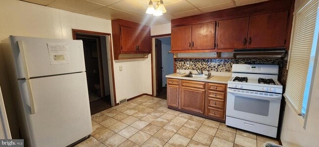 5 Oak Ave in Pasadena, MD - Building Photo - Building Photo