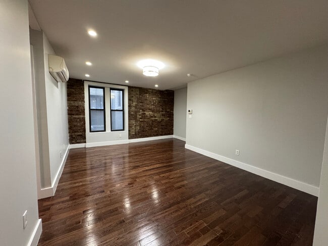 2714 Avenue D in Brooklyn, NY - Foto de edificio - Building Photo