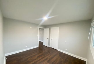 805 Hickory St, Unit 3 in Lemont, IL - Building Photo - Building Photo